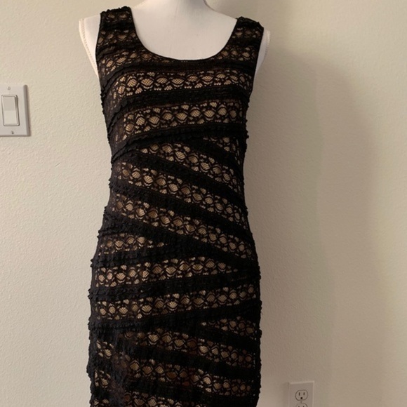 Elegant Black Lace Dress - Picture 1 of 6